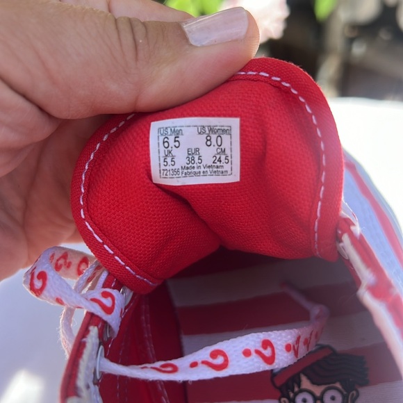 VANS Old Skool X International Stripes Womens Size 8. Where's Waldo Shoes Red - Picture 8 of 17